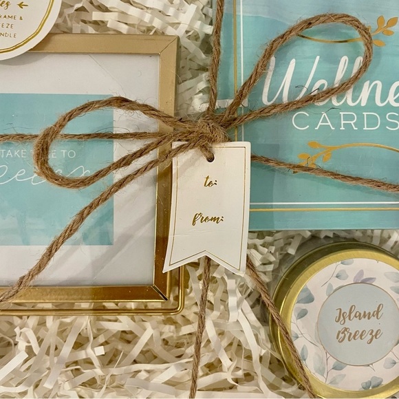 New Eccolo Wellness Gift Set With Card Set, Frame, Island Breeze Scented Candle. - Picture 13 of 13